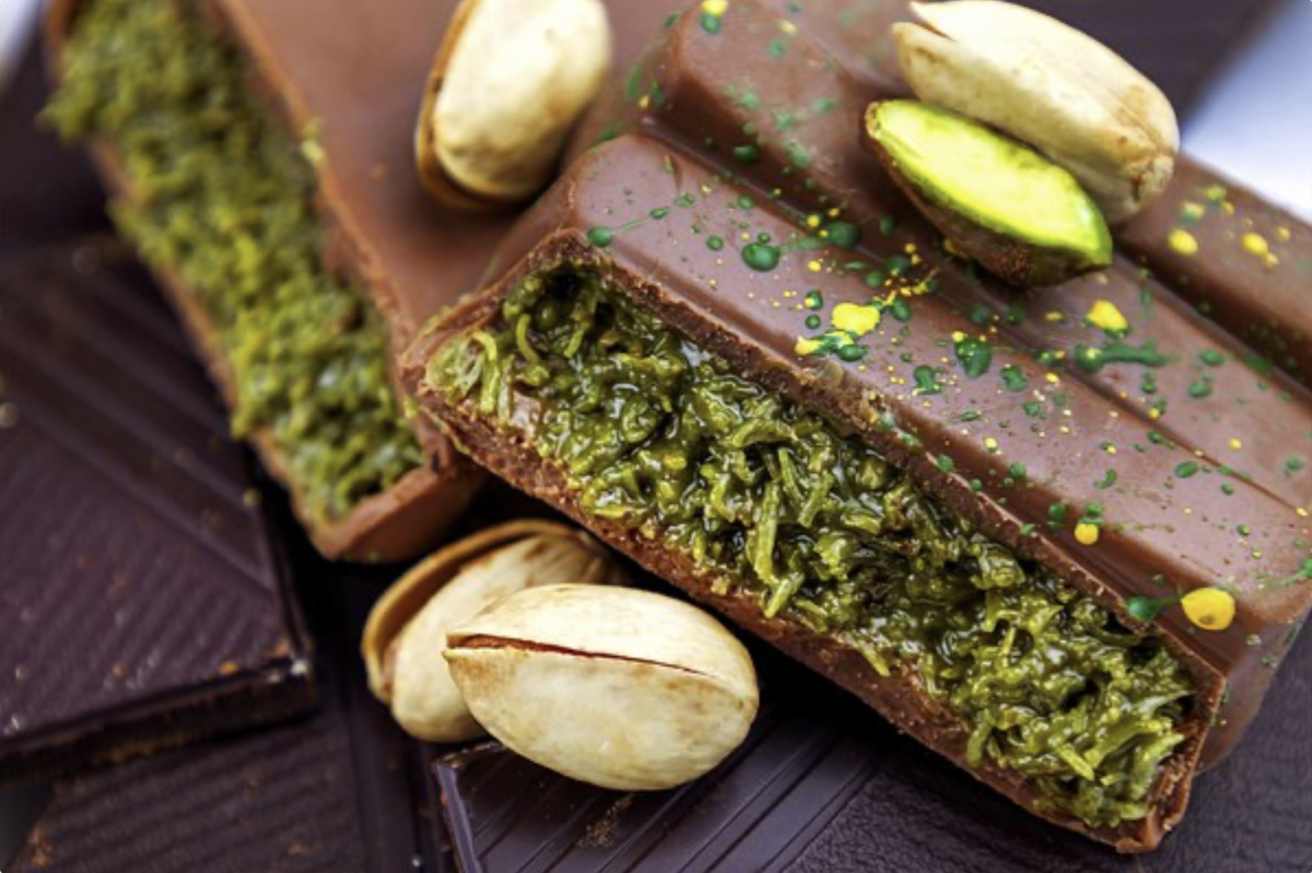 Dubai csoki recept: Az egzotikus édesség, amely elvarázsolja az ízlelőbimbókat 11 Dubai csoki recept: Az egzotikus édesség, amely elvarázsolja az ízlelőbimbókat