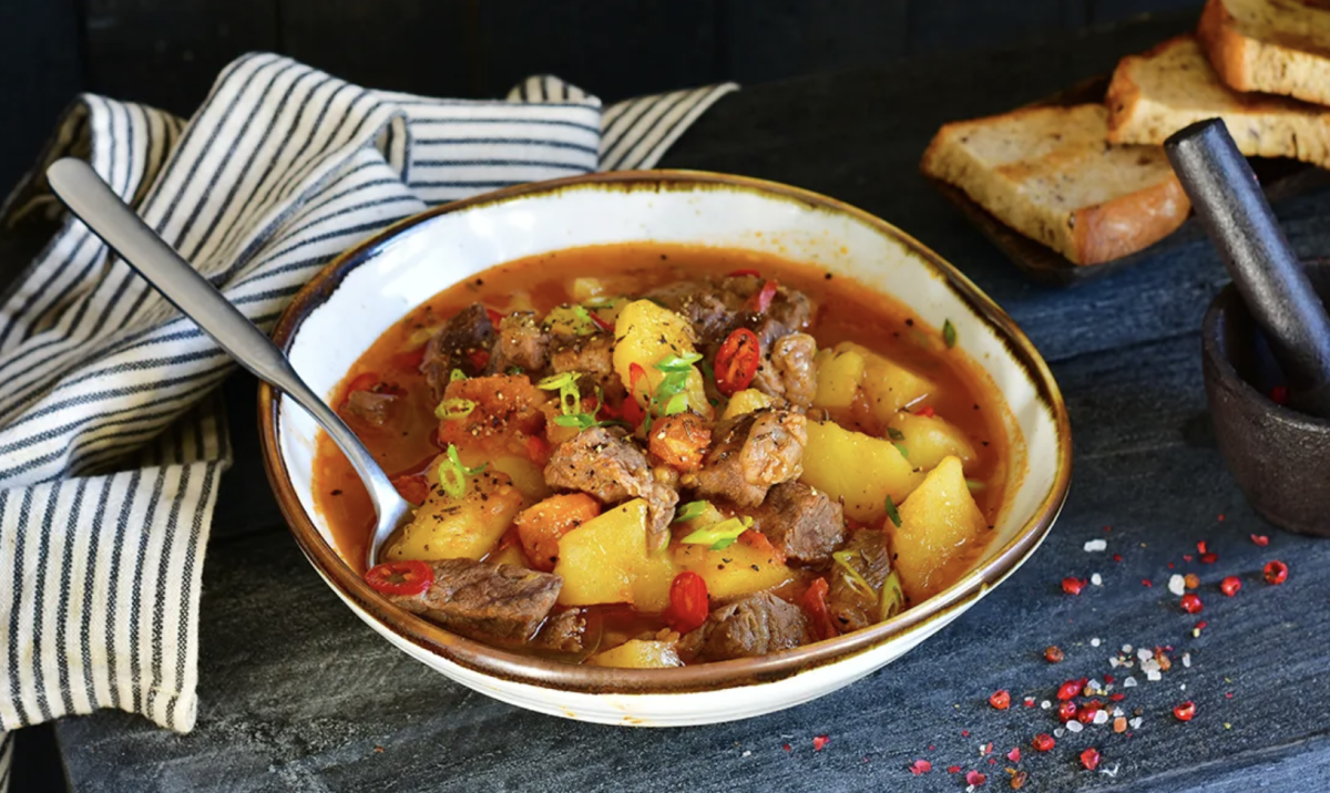 Gulyásleves: A magyar konyha büszkesége, amit minden ínycsiklandó falatjával imádni fogsz