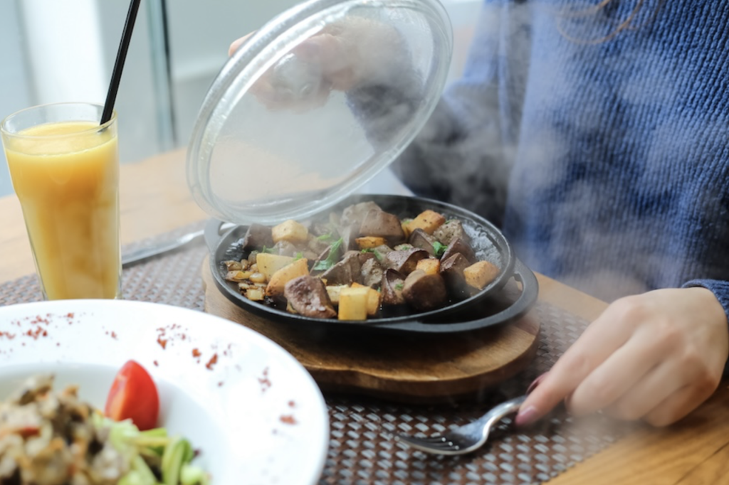 Zúzapörkölt: A hagyományos magyar étel, amit mindenki imádni fog 4 Zúzapörkölt: A hagyományos magyar étel, amit mindenki imádni fog