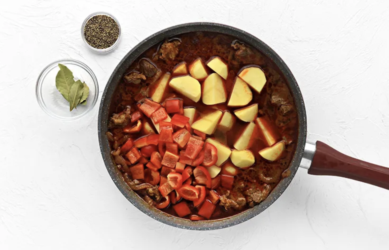 Hogyan Készíts paprikás krumpli 15 Perc Alatt: Egyszerű Recept 3 paprikás krumpli - Hozzávalók