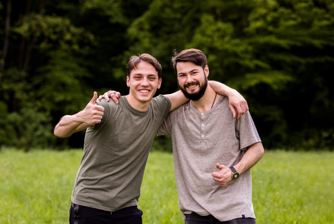 A "könnyű" barátok előnyei és hátrányai: több boldogság és kevesebb stressz, de néhány árnyalattal 3 A "könnyű" barátok előnyei és hátrányai: több boldogság és kevesebb stressz, de néhány árnyalattal