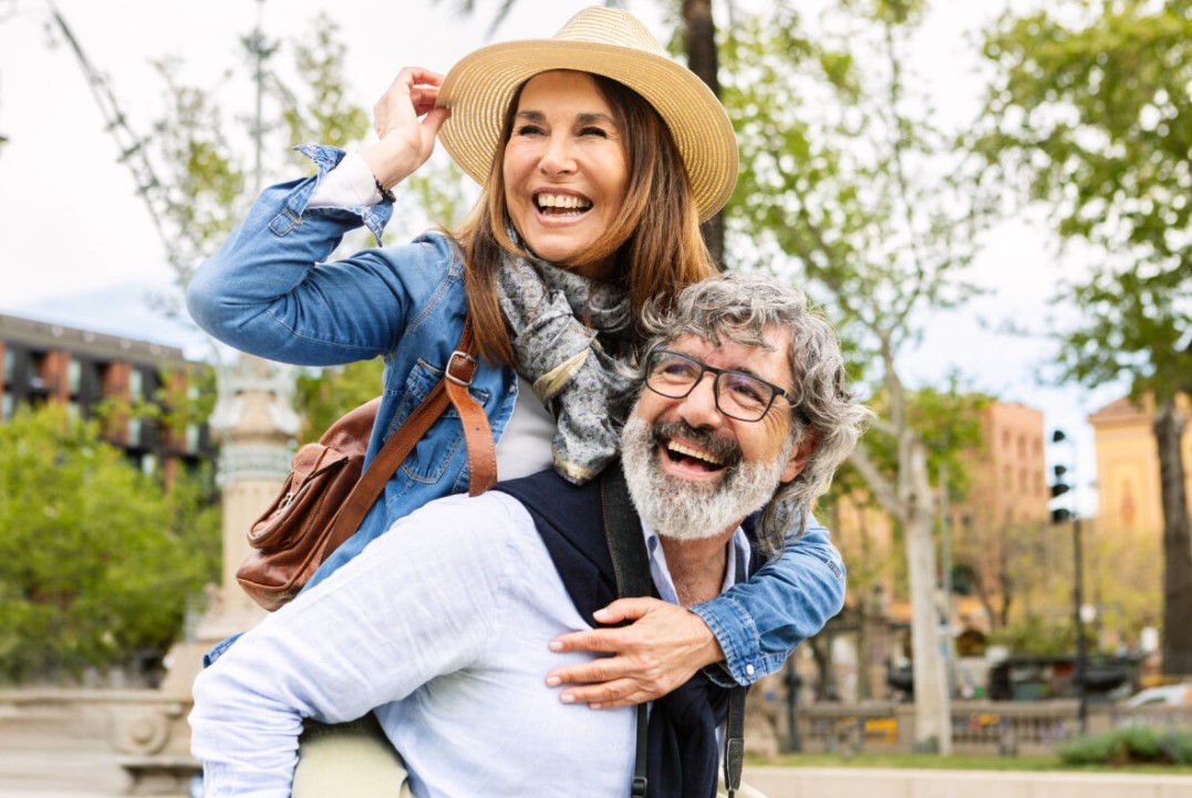 Filozófus: „Boldogok vagyunk, amíg nem veszítjük el a reményt, hogy boldoggá váljunk” 3 Filozófus: „Boldogok vagyunk, amíg nem veszítjük el a reményt, hogy boldoggá váljunk”