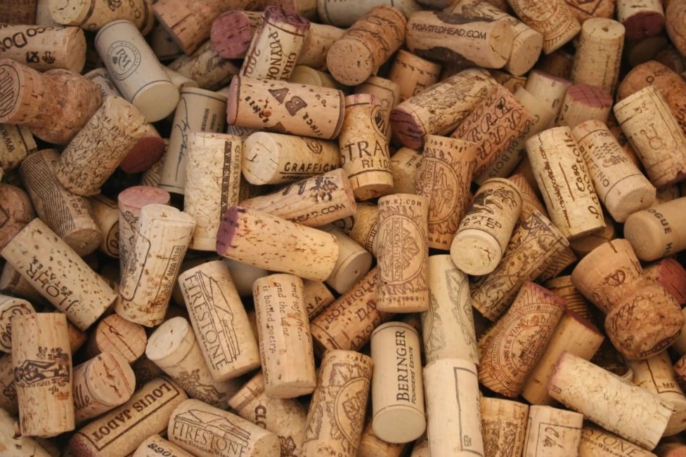 Tanulja meg, hogyan készítsen karácsonyi dekorációs elemet a régi dugókból 3 Tanulja meg, hogyan készítsen karácsonyi dekorációs elemet a régi dugókból