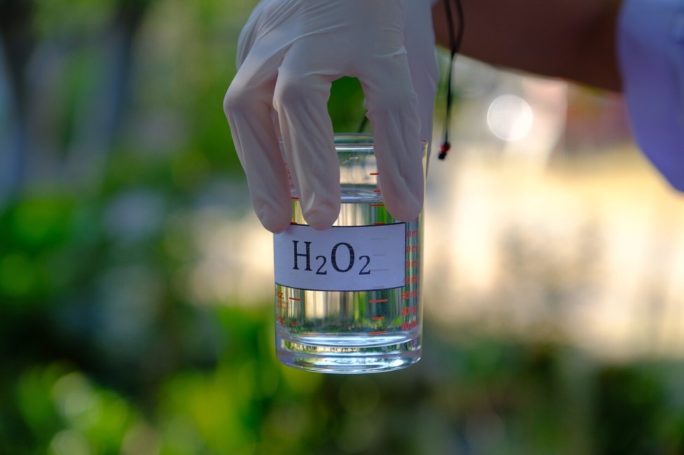 Ecet és hidrogén-peroxid keverése: Hatékony és biztonságos otthoni tisztítás