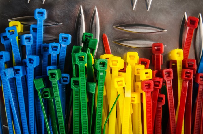 Fogd ezt a férjem szerszámosládájából: gyorsan megtisztíthatja az eltömődött mosogatót 4 Fogd ezt a férjem szerszámosládájából: gyorsan megtisztíthatja az eltömődött mosogatót