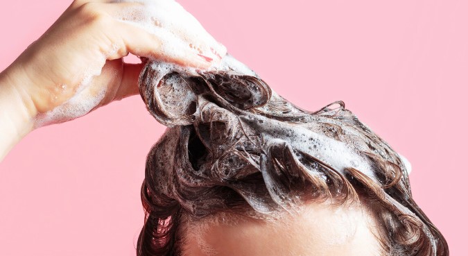 Vegyünk egy kanalat a konyhából, és adjuk hozzá a samponhoz – a hajad ragyogni fog, mint még soha 4 Vegyünk egy kanalat a konyhából, és adjuk hozzá a samponhoz – a hajad ragyogni fog, mint még soha