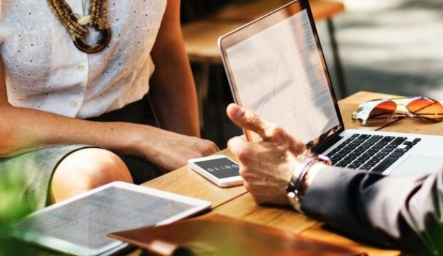 Olyan módszerek, amelyekkel 2026-ban tényleg könnyű pénzt keresni online (másodállás nélkül) 3 Olyan módszerek, amelyekkel 2026-ban tényleg könnyű pénzt keresni online (másodállás nélkül)