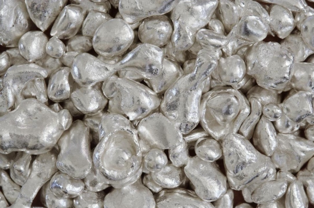 Az ezüst 12%-kal emelkedett rekordmagasságra, míg az arany háttérbe szorult 4 Az ezüst 12%-kal emelkedett rekordmagasságra, míg az arany háttérbe szorult