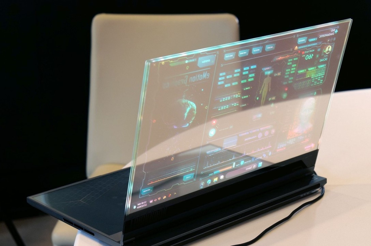 A vállalat azt állítja, hogy létrehozta az első átlátszó számítógépes monitort – a repüléstől kölcsö...