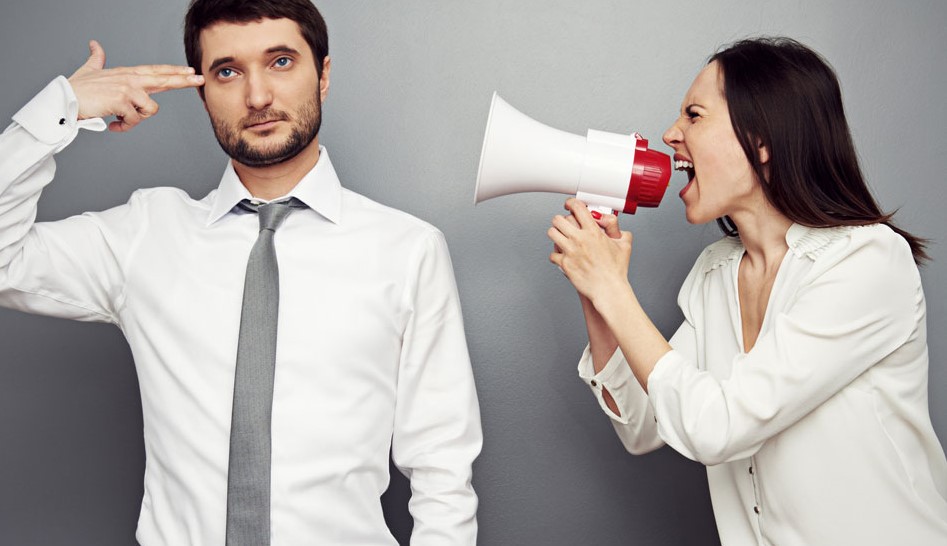 Ezért szinte soha nem hallgat másokra, amikor döntéseket hoz. 3 Ezért szinte soha nem hallgat másokra, amikor döntéseket hoz. - 1