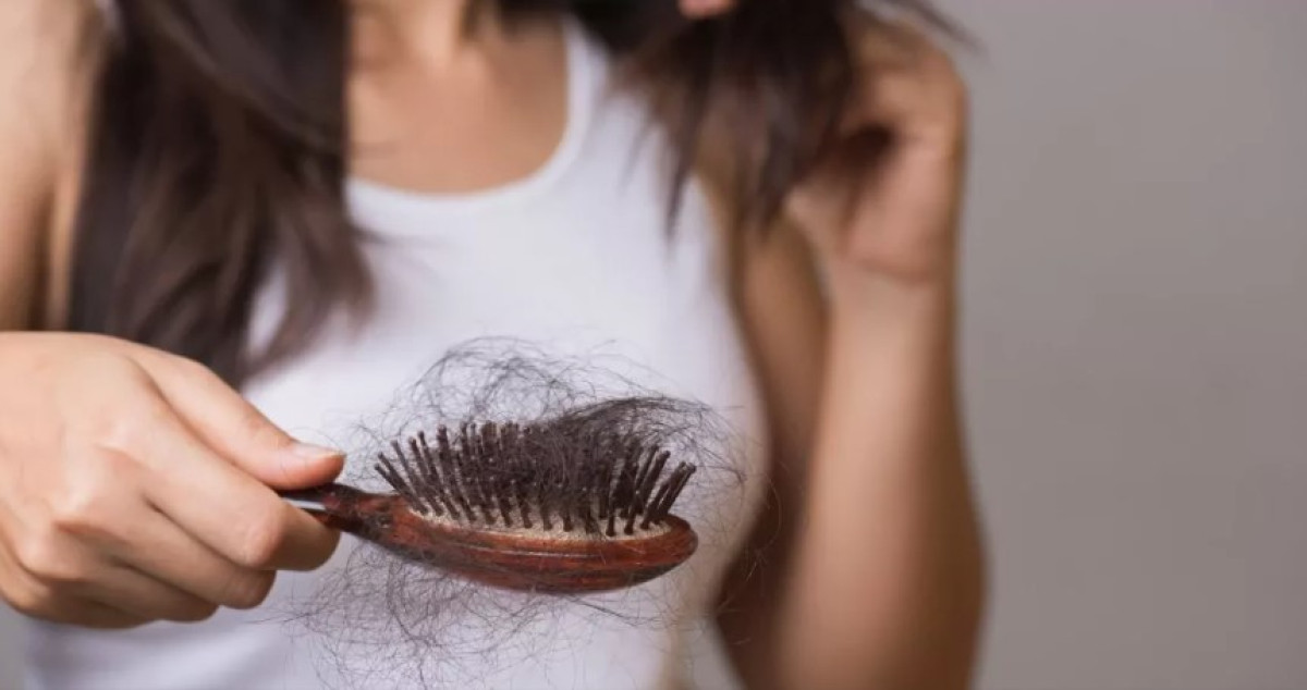 Hajhullás ősszel: két koktél jót tesz a hajadnak