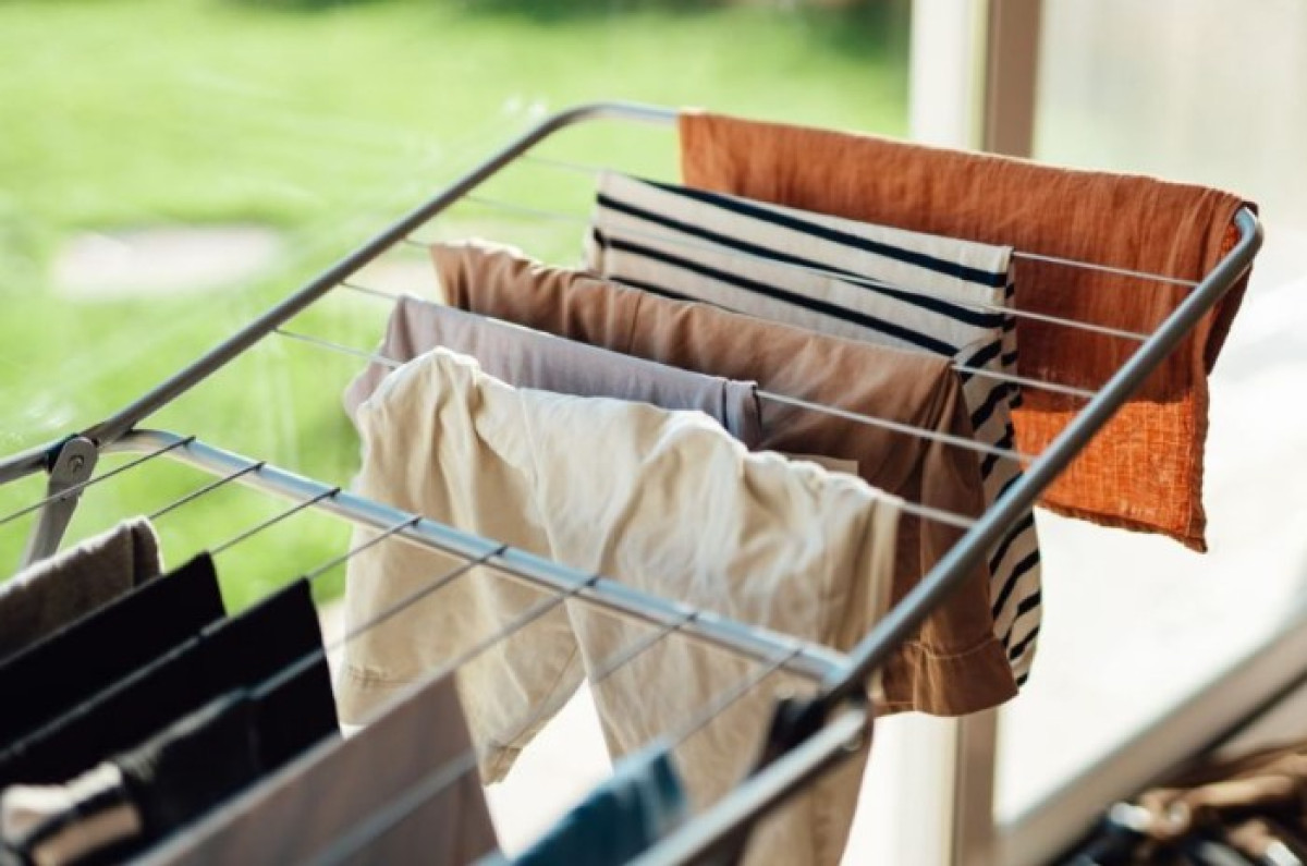 Hogyan szárítsuk meg a ruhákat télen, hogy ne legyen dohos szaga