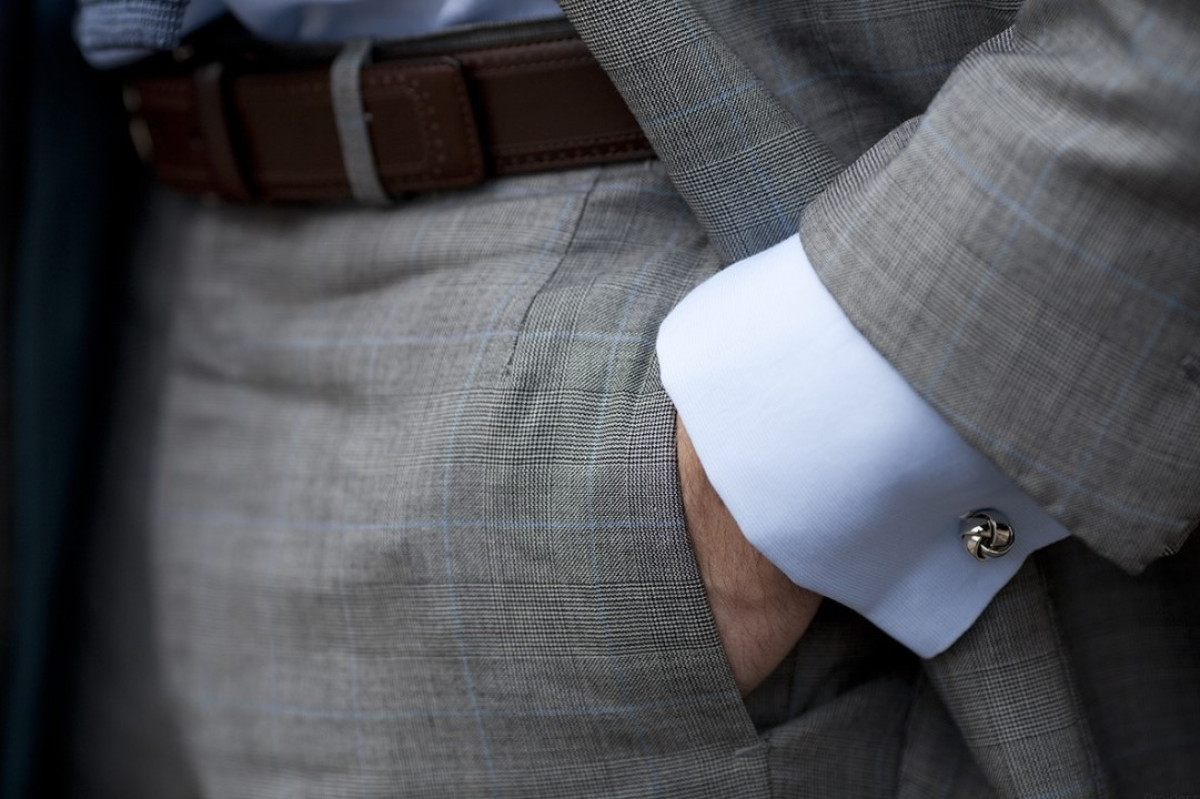 Mit jelent a pszichológia szerint a kezével a zsebében járni