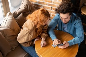 Modern párkapcsolati kommunikáció: Apró lépések a harmóniához