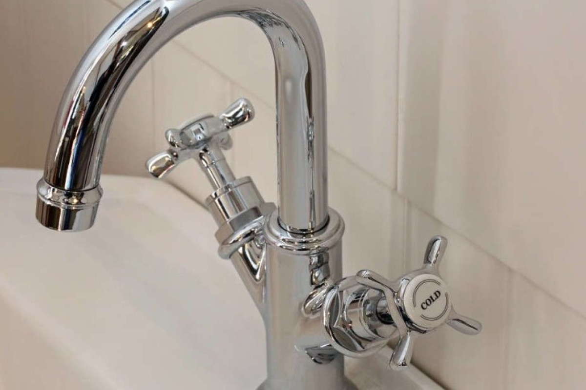 Nincs ecet, nincs citrom: a szakértők egyszerű tippje arról, hogyan lehet azonnal eltávolítani a vízkőt a csapokból 2 Nincs ecet, nincs citrom: a szakértők egyszerű tippje arról, hogyan lehet azonnal eltávolítani a víz...